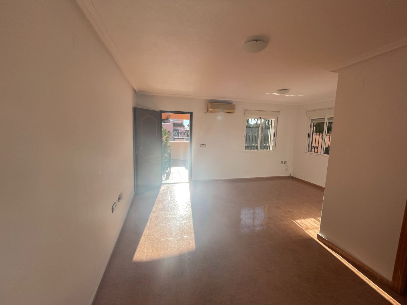 Pareado de 3 habitaciones en Los Montesinos en venta - 273.000 € (Ref: 9826561)