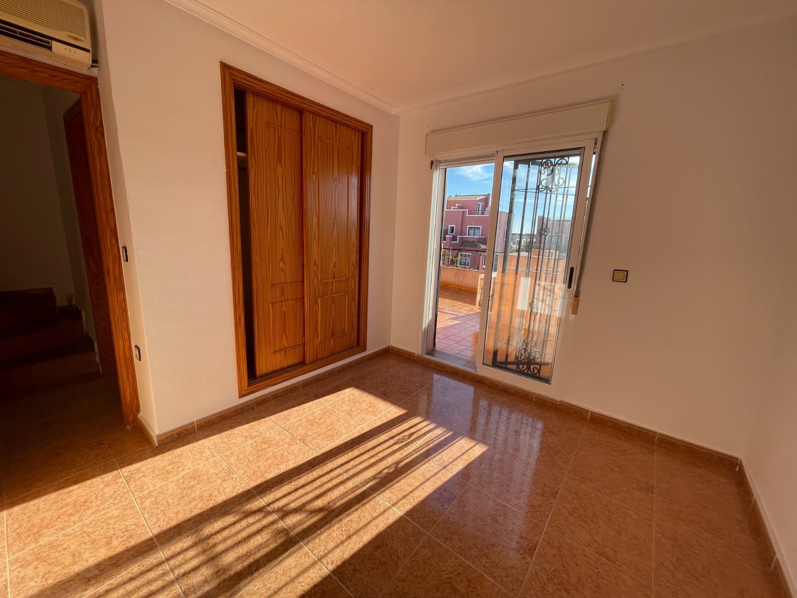 Pareado de 3 habitaciones en Los Montesinos en venta - 273.000 € (Ref: 9826561)