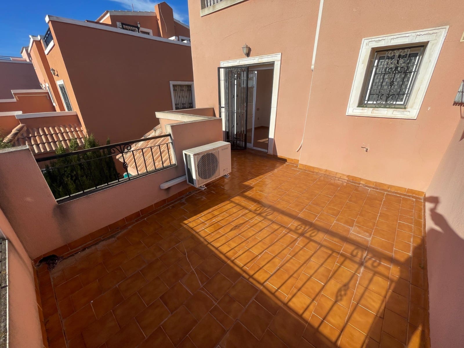 Pareado de 3 habitaciones en Los Montesinos en venta - 273.000 € (Ref: 9826561)