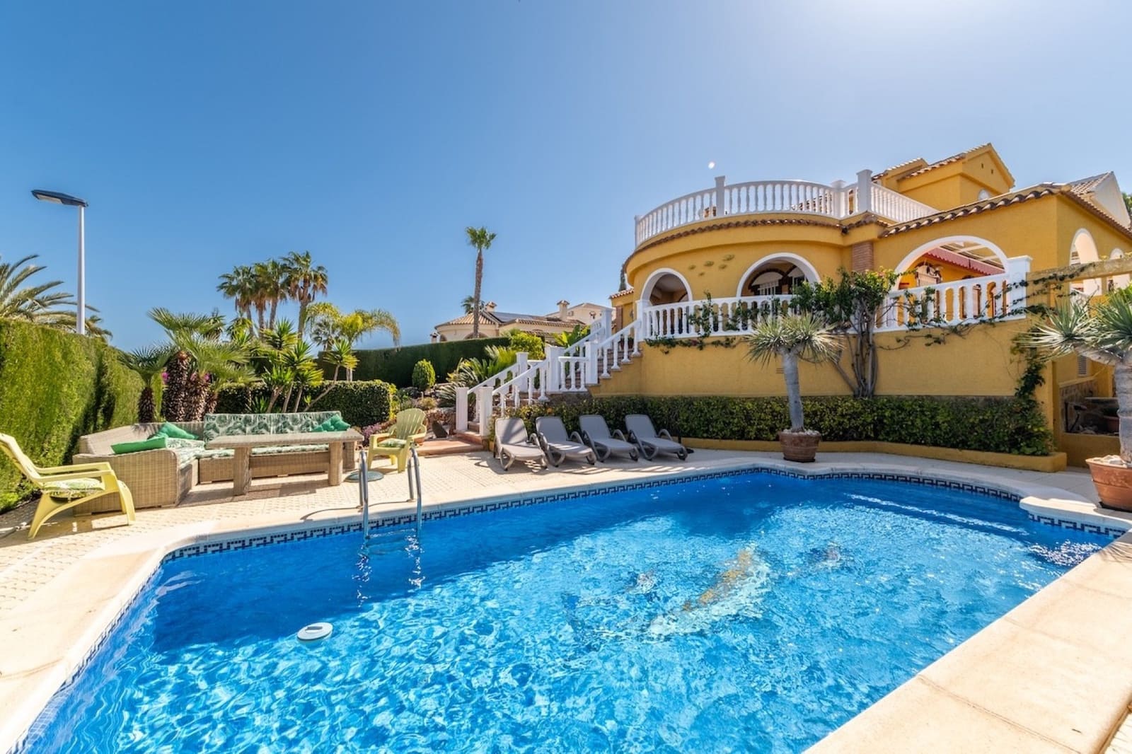 3 bedroom Villa for sale in Gran Alacant with pool - € 580,000 (Ref: 9826570)
