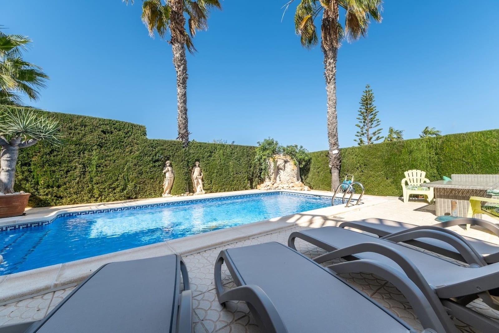 3 bedroom Villa for sale in Gran Alacant with pool - € 580,000 (Ref: 9826570)