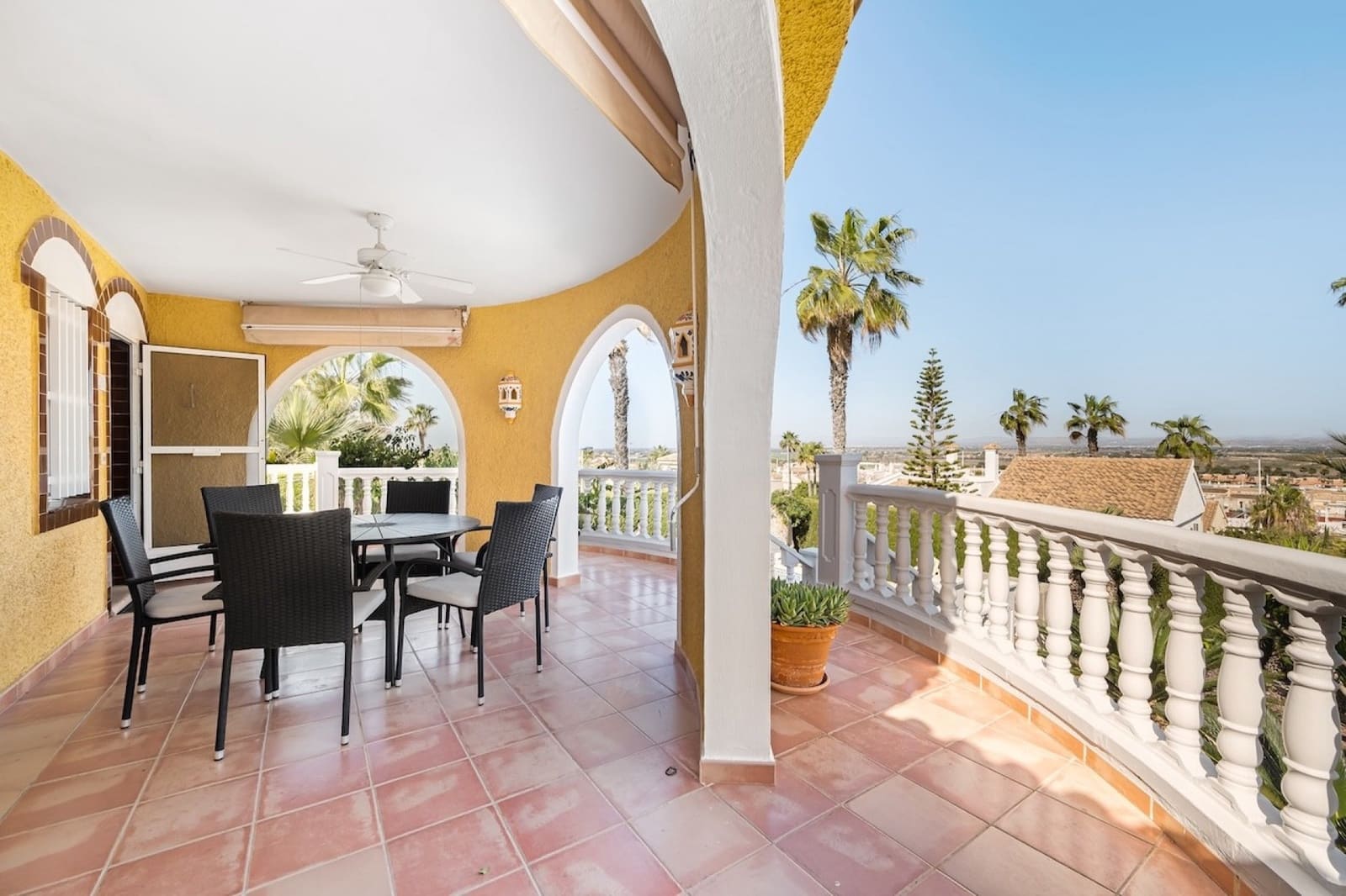 3 bedroom Villa for sale in Gran Alacant with pool - € 580,000 (Ref: 9826570)