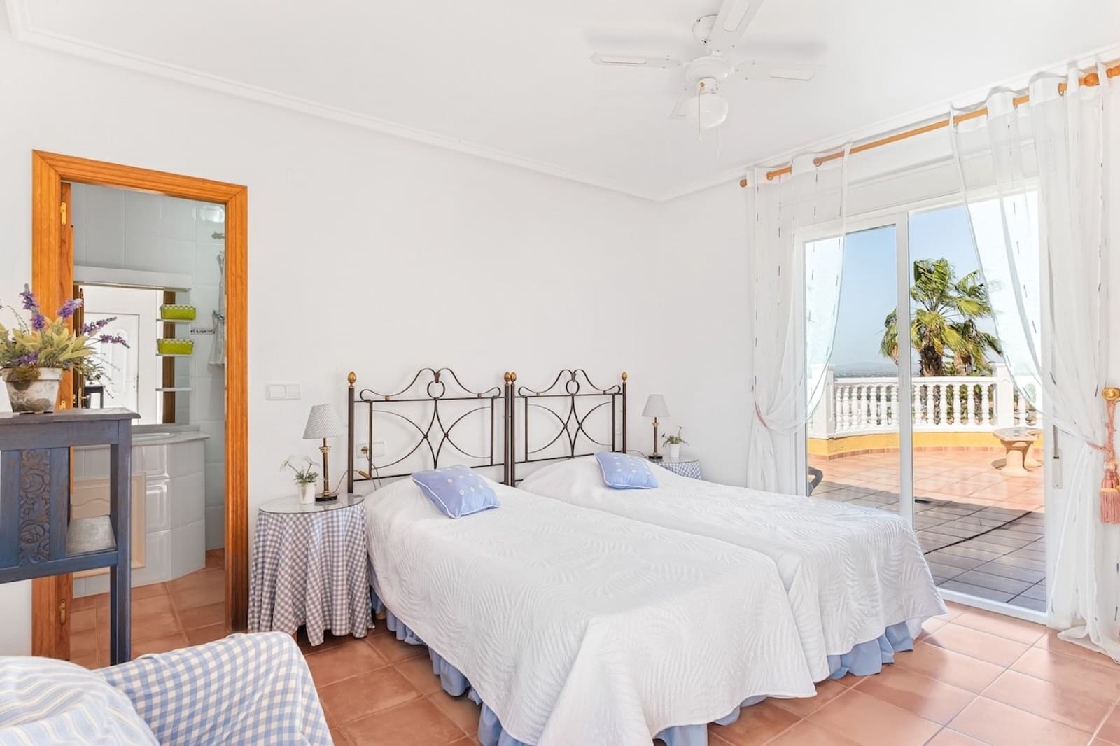 3 bedroom Villa for sale in Gran Alacant with pool - € 580,000 (Ref: 9826570)