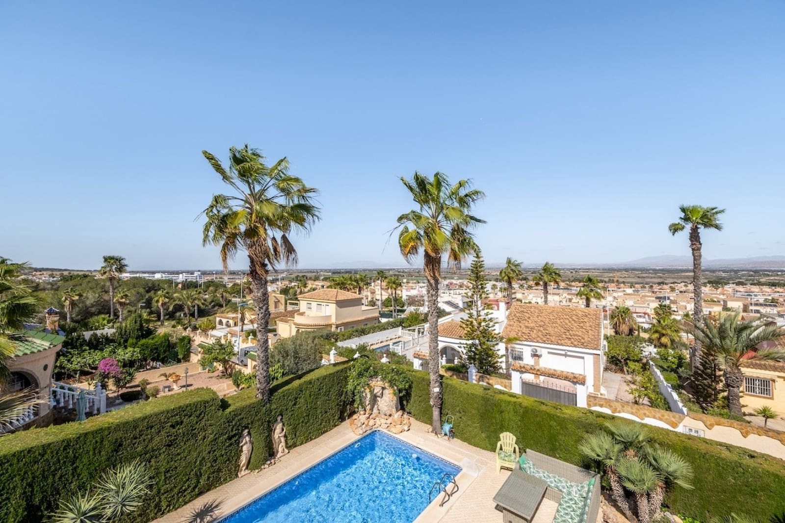 3 bedroom Villa for sale in Gran Alacant with pool - € 580,000 (Ref: 9826570)