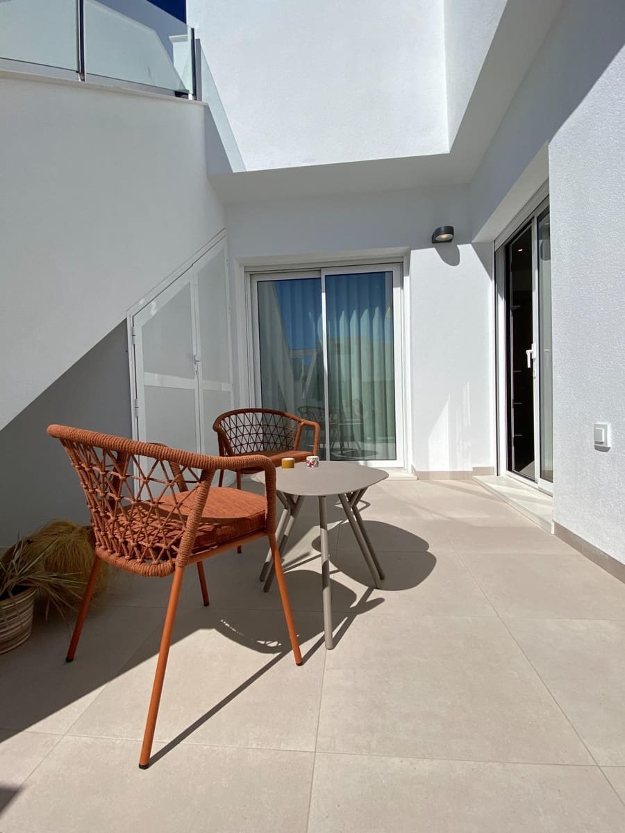 Ático de 3 habitaciones en Pilar de la Horadada en venta - 395.900 € (Ref: 9826662)
