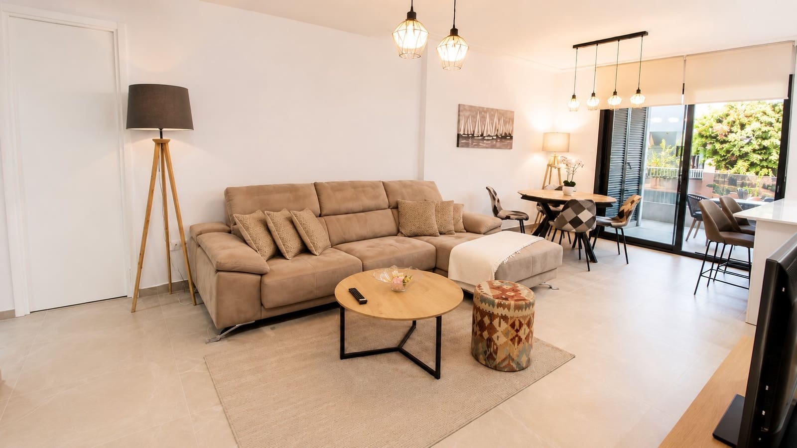 2 bedroom Apartment for holiday rental in Torrevieja with pool garage - € 595 (Ref: 9847861)
