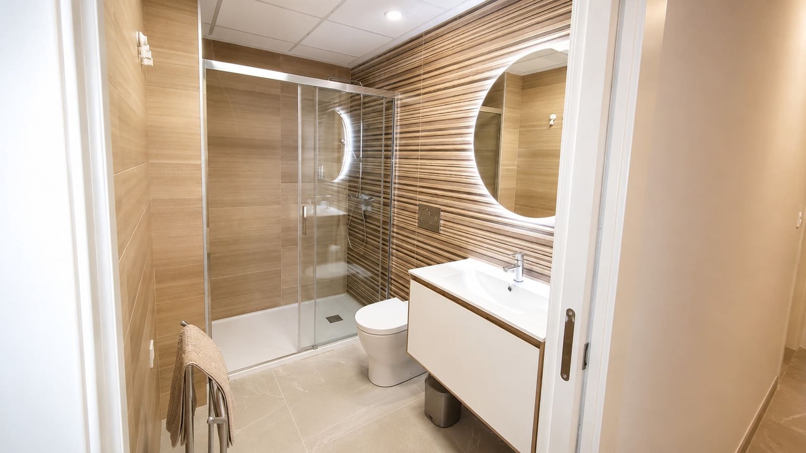 2 bedroom Apartment for holiday rental in Torrevieja with pool garage - € 595 (Ref: 9847861)