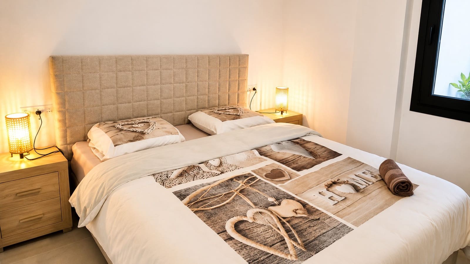 2 bedroom Apartment for holiday rental in Torrevieja with pool garage - € 595 (Ref: 9847861)