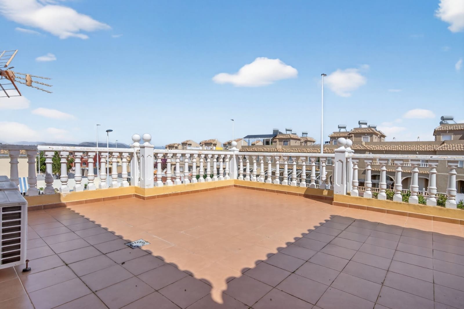 4 Zimmer Villa zu verkaufen in Gran Alacant mit Pool - 695.000 € (Ref: 9851195)