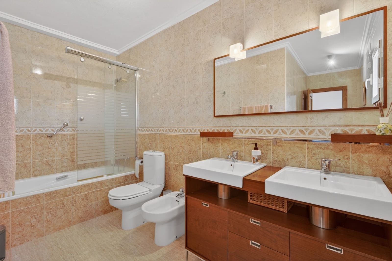 4 Zimmer Villa zu verkaufen in Gran Alacant mit Pool - 695.000 € (Ref: 9851195)