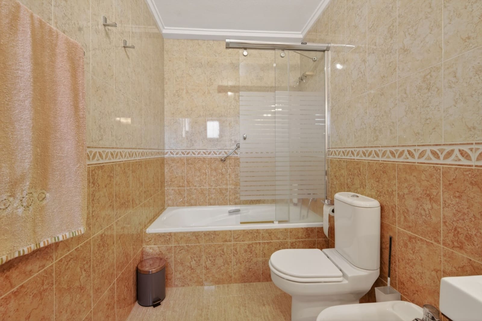 4 Zimmer Villa zu verkaufen in Gran Alacant mit Pool - 695.000 € (Ref: 9851195)