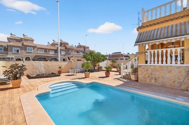 Chalet de 4 habitaciones en Monte y Mar, Santa Pola en venta con piscina - 695.000 € (Ref: 9851195)