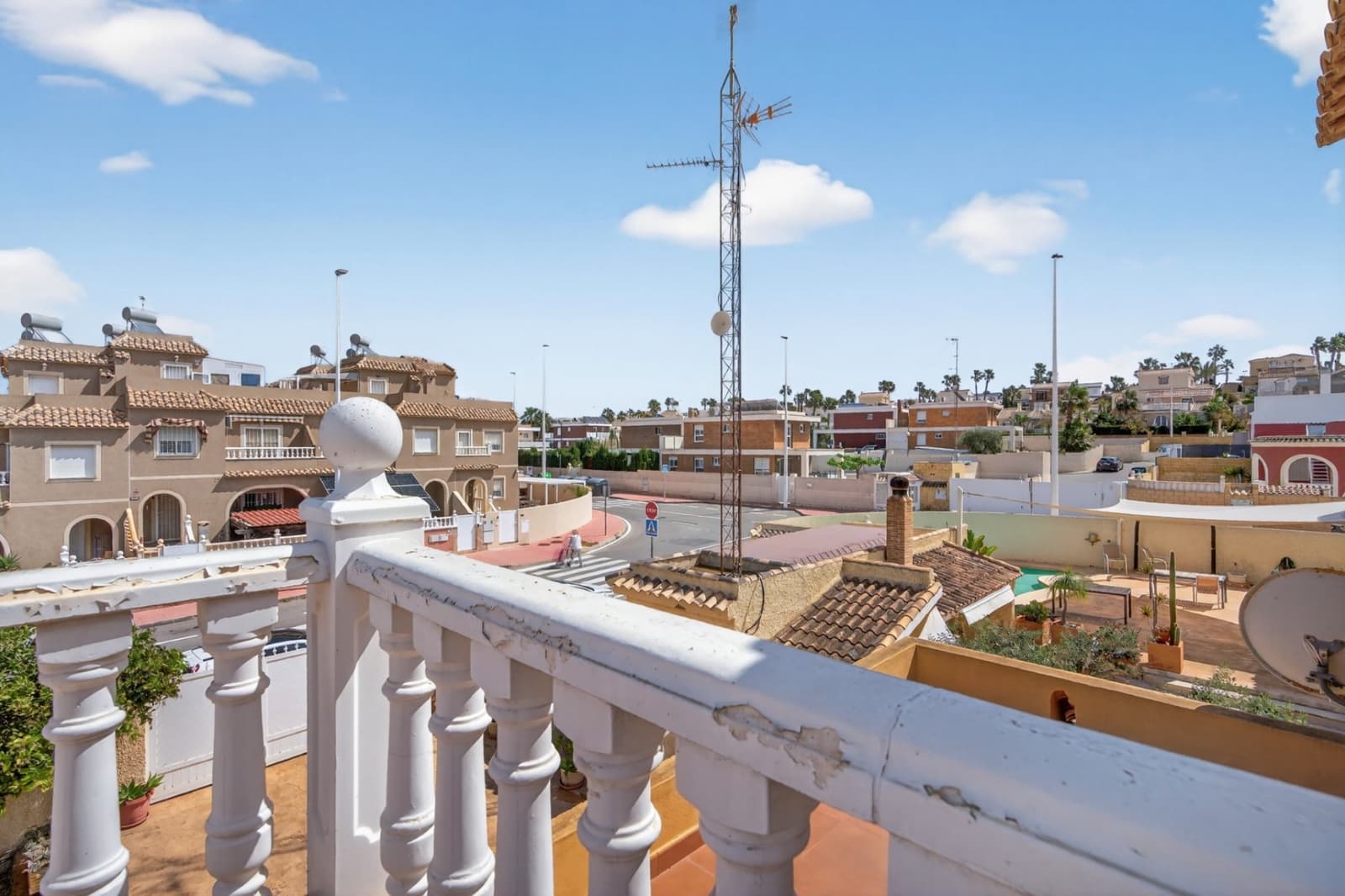 4 Zimmer Villa zu verkaufen in Gran Alacant mit Pool - 695.000 € (Ref: 9851195)