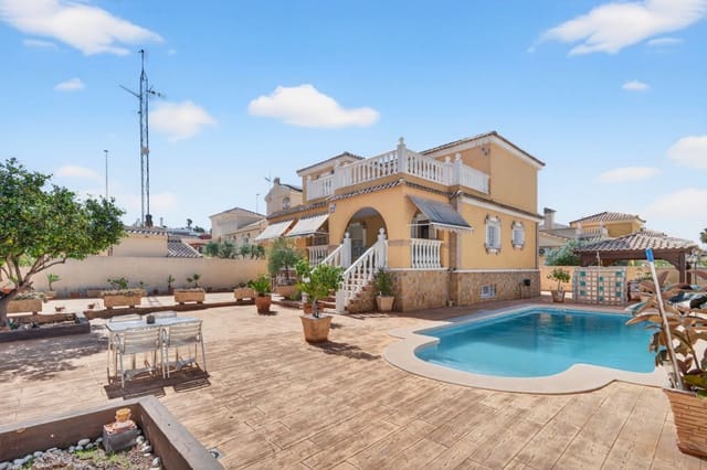 Chalet de 4 habitaciones en Monte y Mar, Santa Pola en venta con piscina - 695.000 € (Ref: 9851195)