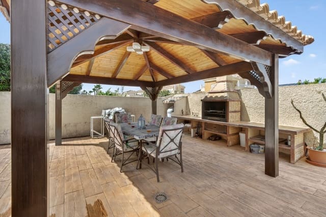 Chalet de 4 habitaciones en Monte y Mar, Santa Pola en venta con piscina - 695.000 € (Ref: 9851195)
