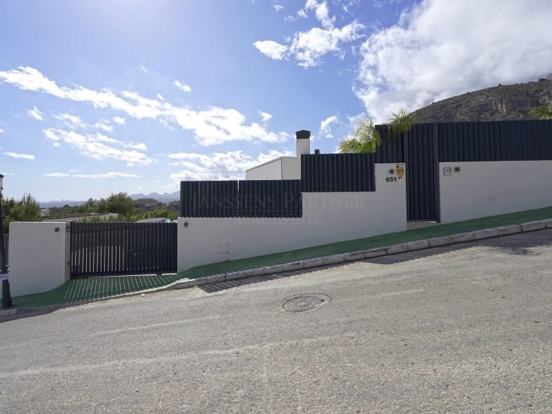 Chalet de 4 habitaciones en Altea en venta con piscina - 3.150.000 € (Ref: 9851214)