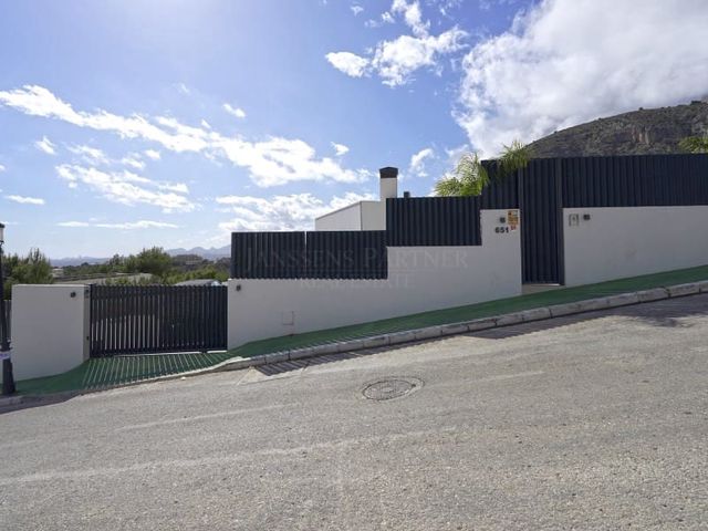 Chalet de 4 habitaciones en Altea en venta con piscina - 3.150.000 € (Ref: 9851214)