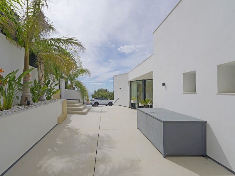 Chalet de 4 habitaciones en Altea en venta con piscina - 3.150.000 € (Ref: 9851214)