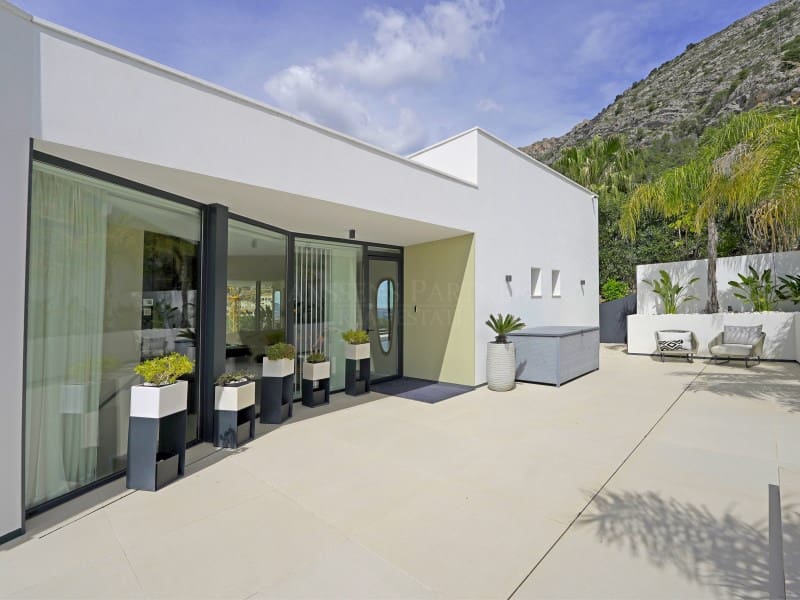 Chalet de 4 habitaciones en Altea en venta con piscina - 3.150.000 € (Ref: 9851214)