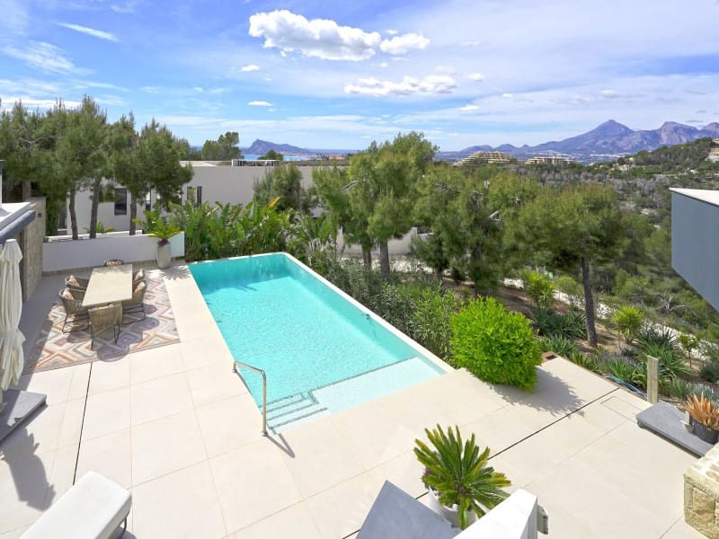 Chalet de 4 habitaciones en Altea en venta con piscina - 3.150.000 € (Ref: 9851214)