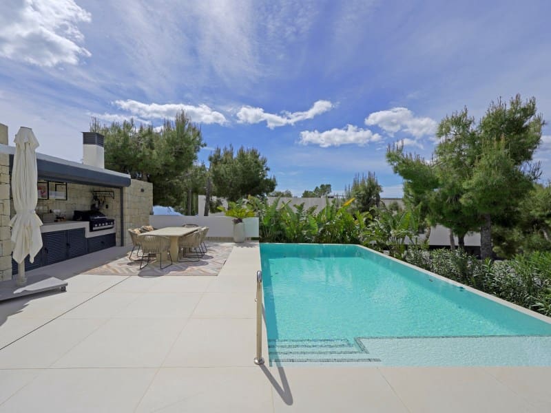 Chalet de 4 habitaciones en Altea en venta con piscina - 3.150.000 € (Ref: 9851214)
