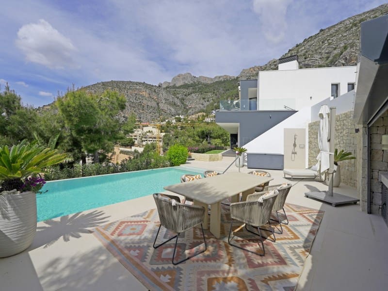 Chalet de 4 habitaciones en Altea en venta con piscina - 3.150.000 € (Ref: 9851214)