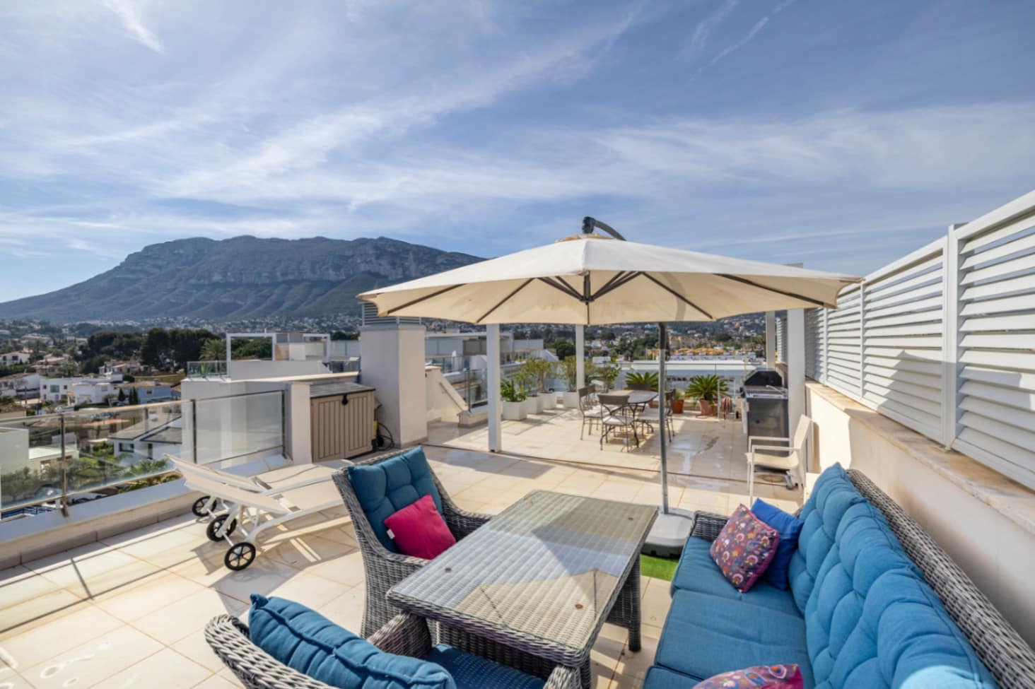 3 bedroom Penthouse for sale in Denia with pool - € 589,000 (Ref: 9851216)