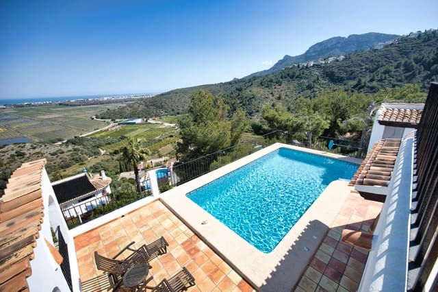 4 soveværelse Villa til salg i Monte Pego, Pego med swimmingpool - € 550.000 (Ref: 9851220)