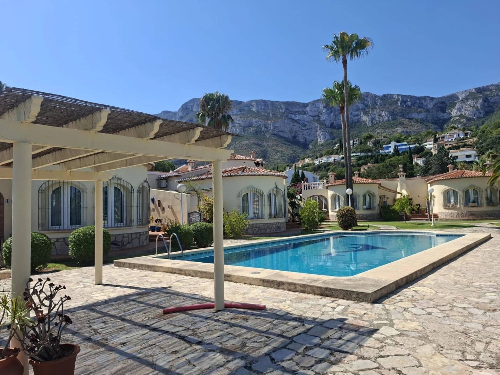 2 soveværelse Villa til salg i Denia med swimmingpool - € 320.000 (Ref: 9851221)