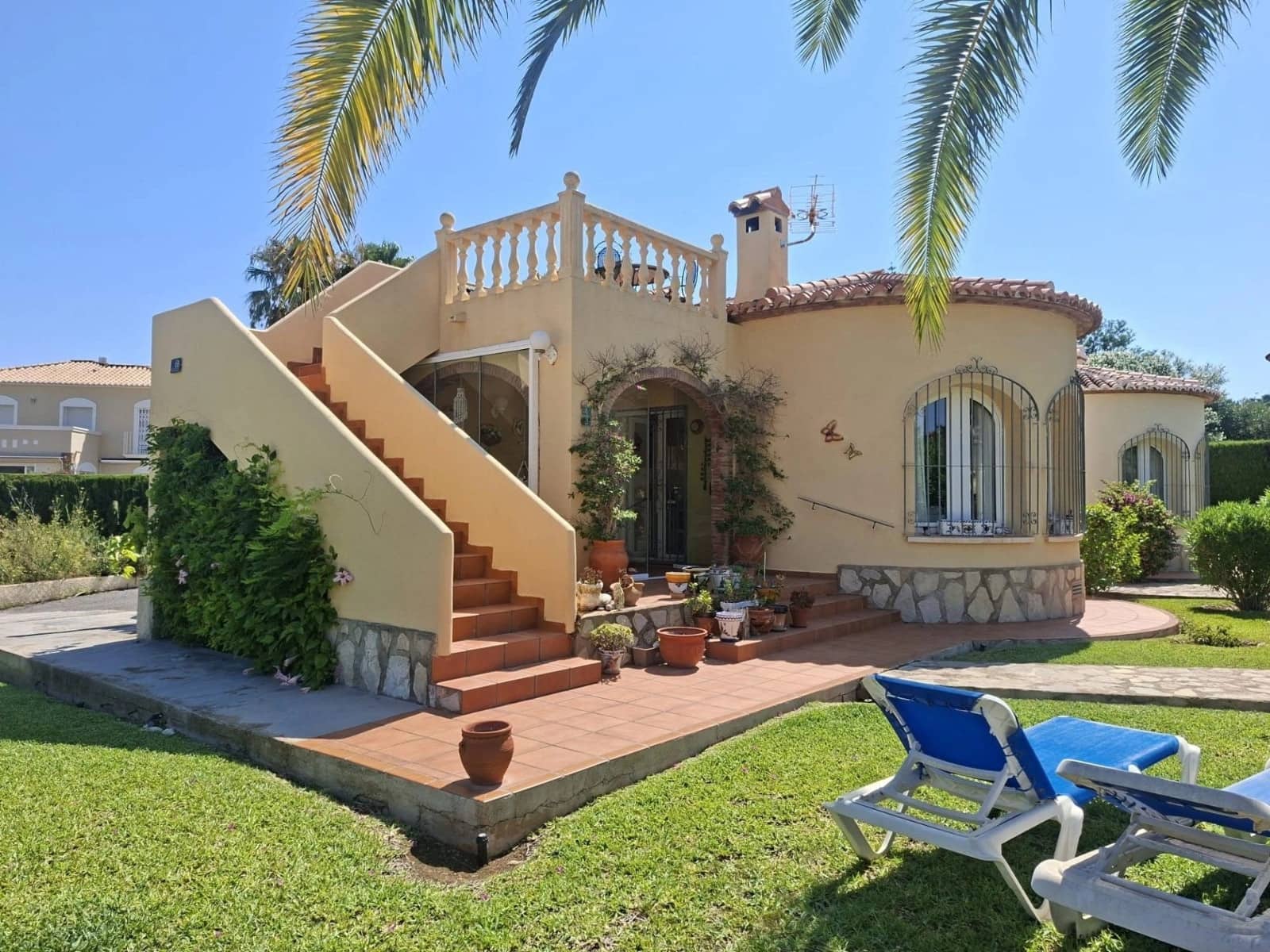 2 soveværelse Villa til salg i Denia med swimmingpool - € 320.000 (Ref: 9851221)