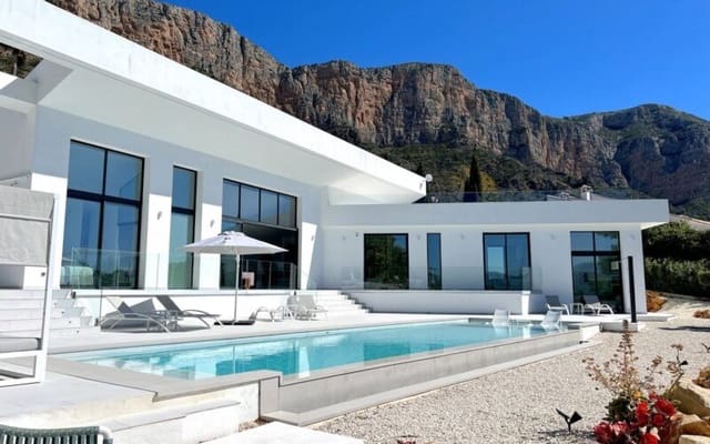 4 bedroom Villa for sale in Javea / Xàbia with pool - € 1,475,000 (Ref: 9851230)