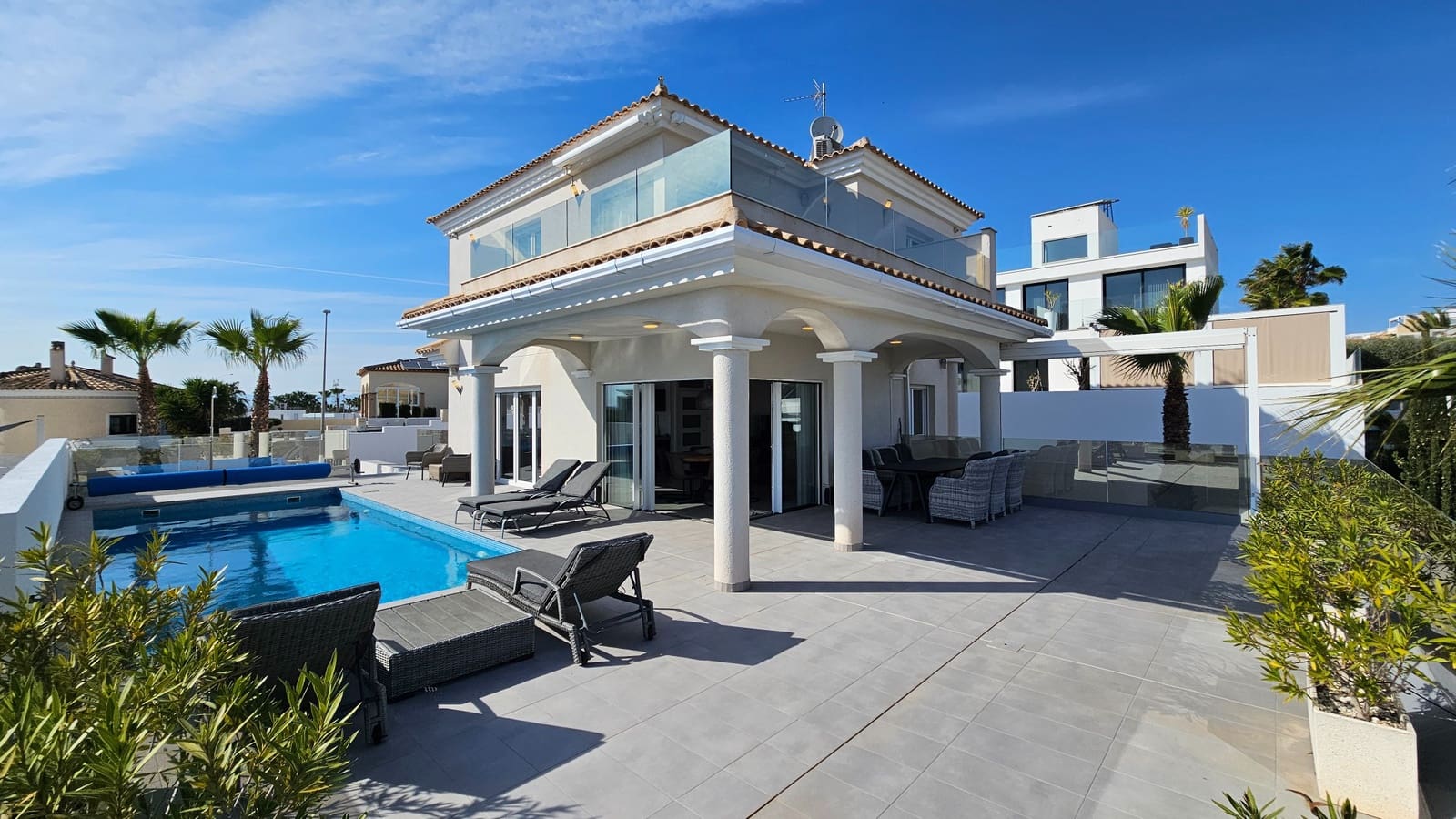 4 bedroom Villa for sale in La Marina with pool garage - € 749,900 (Ref: 9851231)