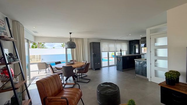 4 camera da letto Villa in vendita in La Marina, Elche / Elx con piscina garage - 695.000 € (Rif: 9851231)