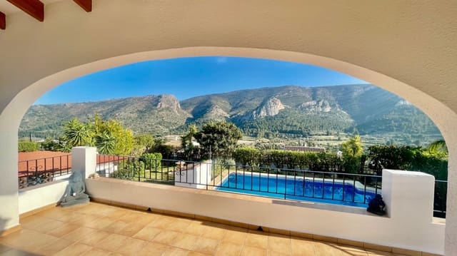 3 soveværelse Villa til salg i Pedreguer med swimmingpool - € 545.000 (Ref: 9851233)
