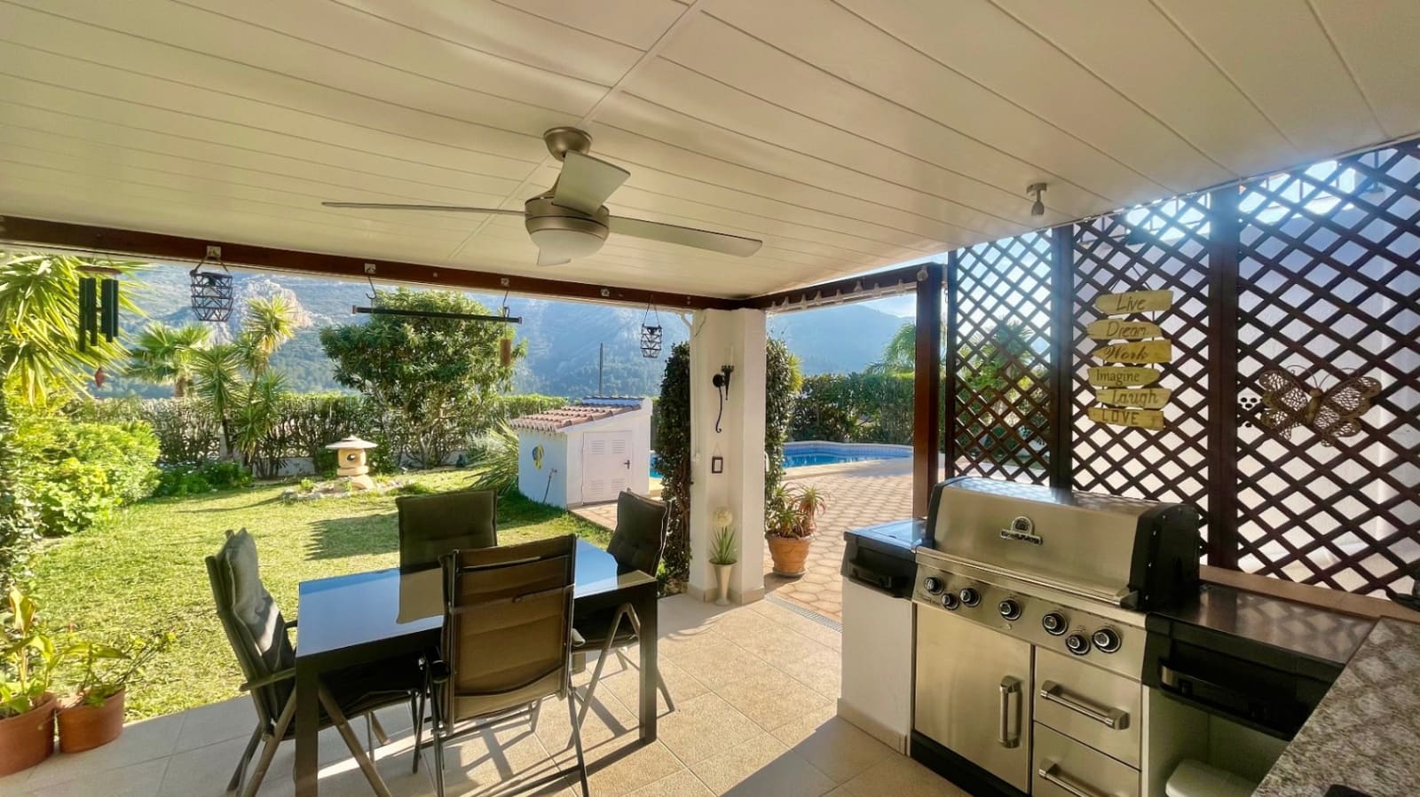 3 soveværelse Villa til salg i Pedreguer med swimmingpool - € 545.000 (Ref: 9851233)