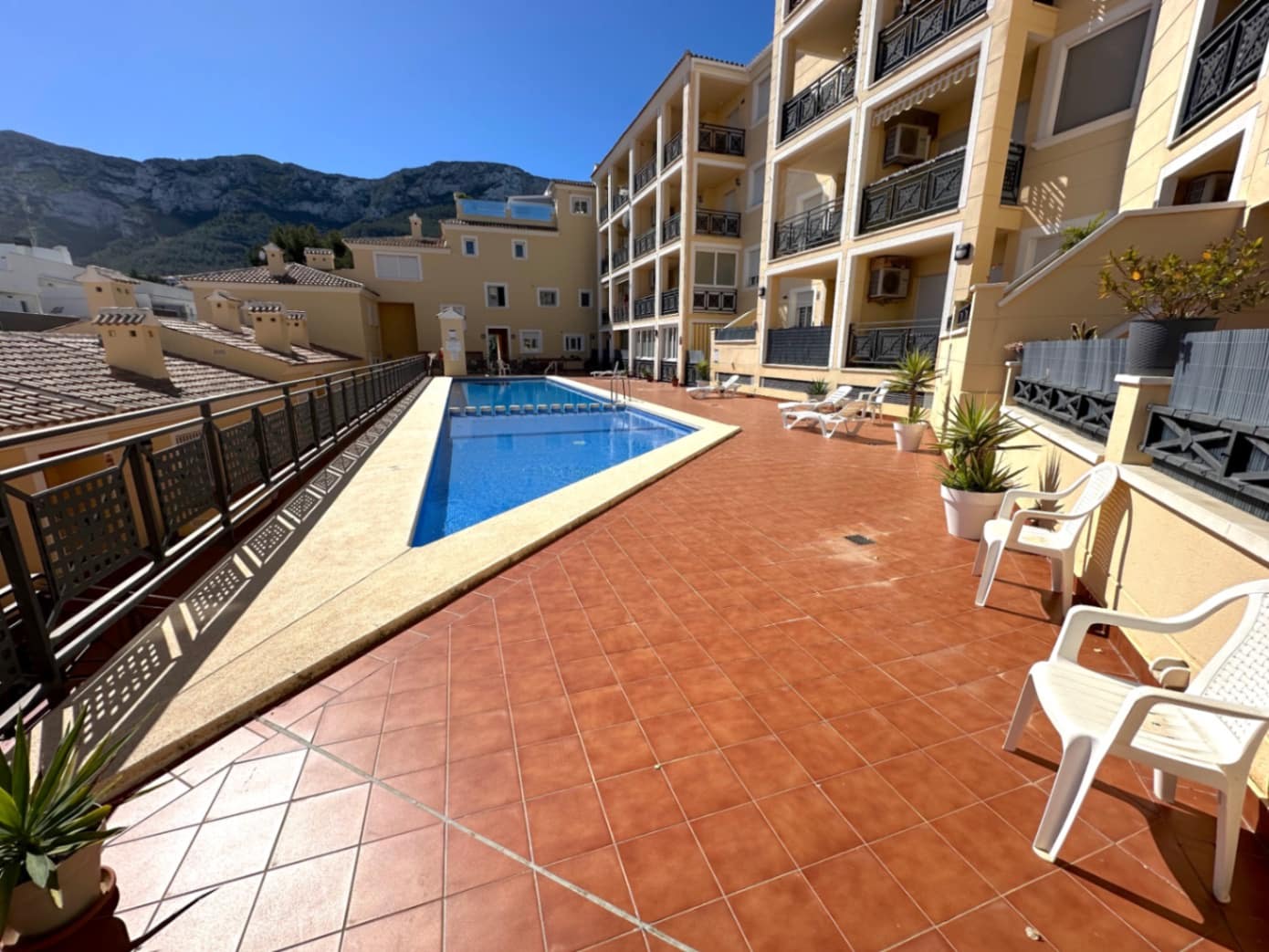 2 bedroom Penthouse for sale in Denia with pool - € 297,000 (Ref: 9851242)