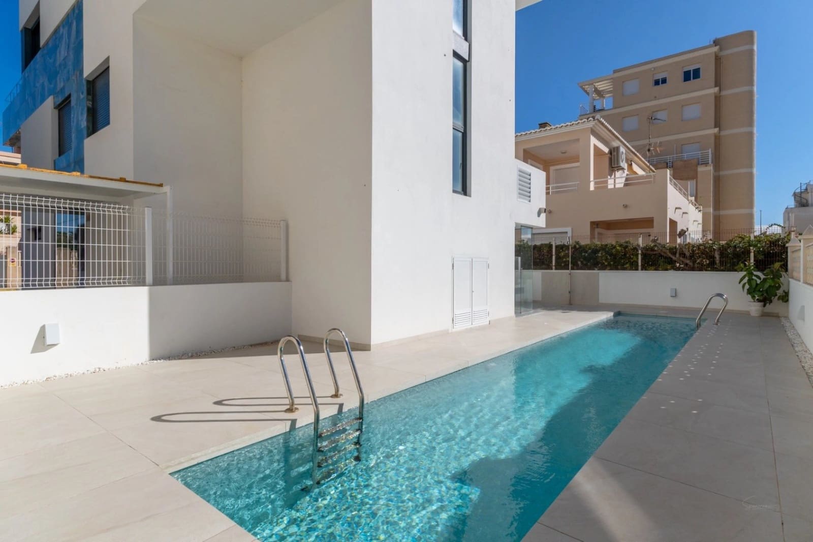 3 soverom Penthouse til salgs i Oliva med svømmebasseng - € 895 000 (Ref: 9851247)