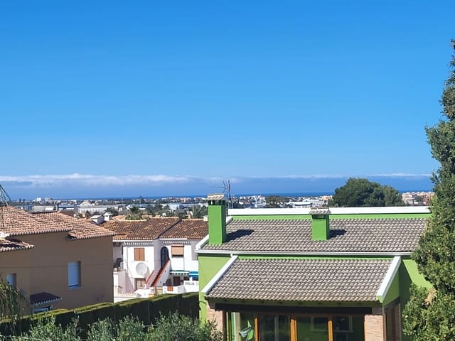 3 slaapkamer Villa te koop in Dénia met zwembad - € 799.000 (Ref: 9851251)