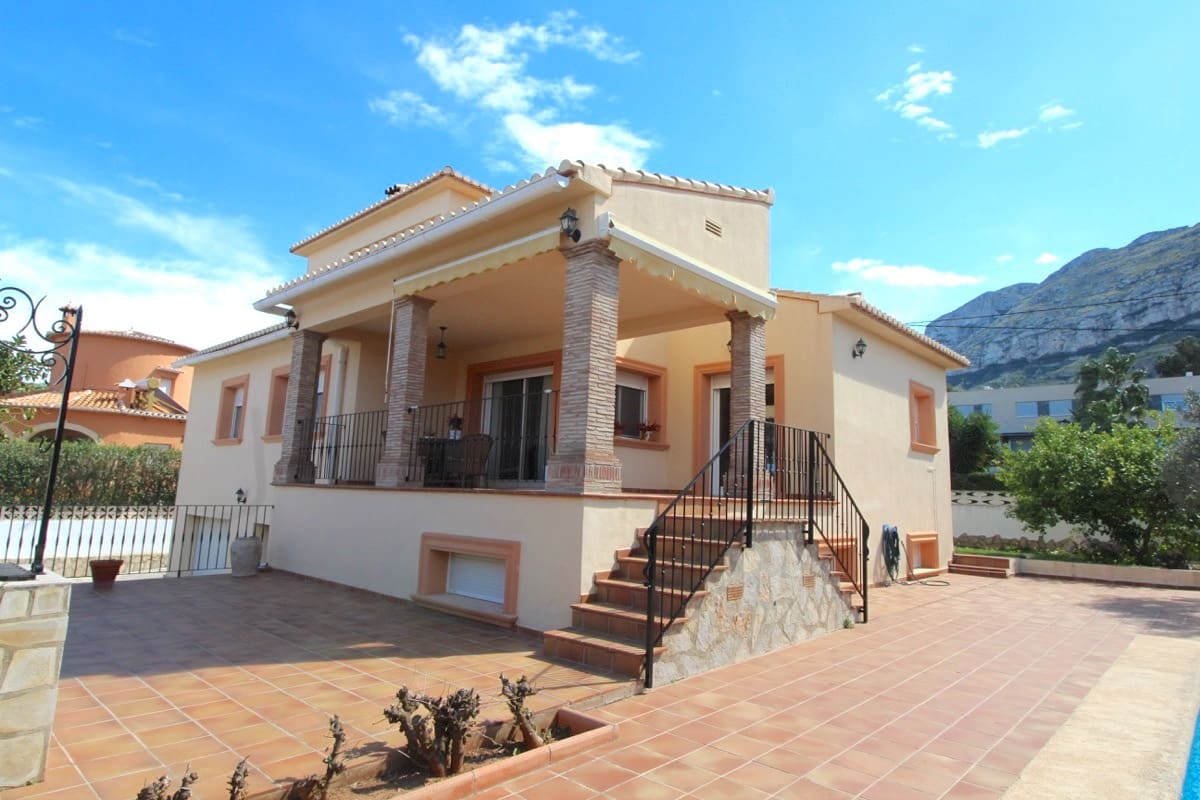 5 quarto Moradia para venda em Denia com piscina garagem - 795 000 € (Ref: 9851252)