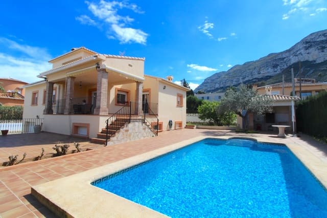 5 quarto Moradia para venda em Dénia com piscina garagem - 795 000 € (Ref: 9851252)