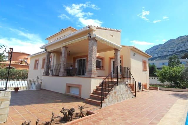5 quarto Moradia para venda em Dénia com piscina garagem - 795 000 € (Ref: 9851252)