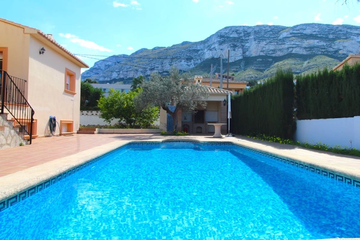 5 quarto Moradia para venda em Denia com piscina garagem - 795 000 € (Ref: 9851252)
