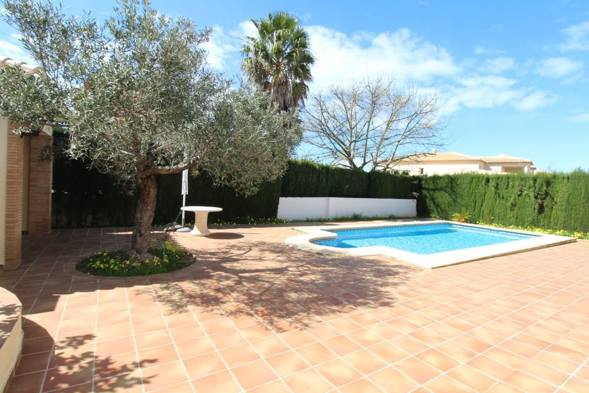 5 quarto Moradia para venda em Denia com piscina garagem - 795 000 € (Ref: 9851252)
