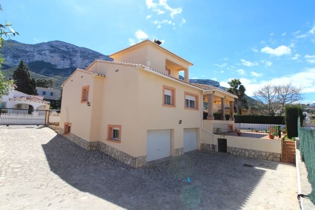 5 quarto Moradia para venda em Dénia com piscina garagem - 795 000 € (Ref: 9851252)