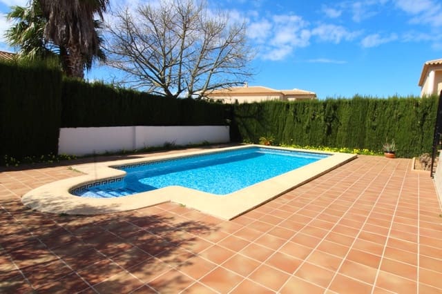 5 quarto Moradia para venda em Dénia com piscina garagem - 795 000 € (Ref: 9851252)