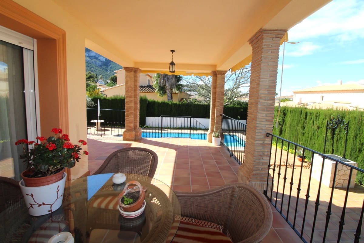 5 quarto Moradia para venda em Denia com piscina garagem - 795 000 € (Ref: 9851252)