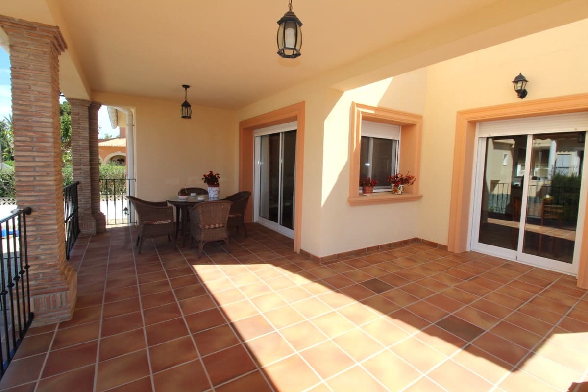 5 quarto Moradia para venda em Denia com piscina garagem - 795 000 € (Ref: 9851252)