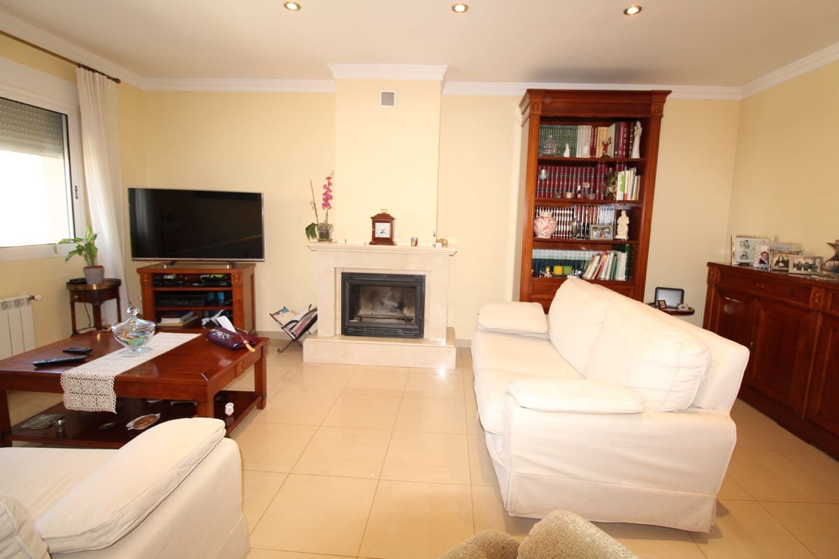 5 quarto Moradia para venda em Denia com piscina garagem - 795 000 € (Ref: 9851252)
