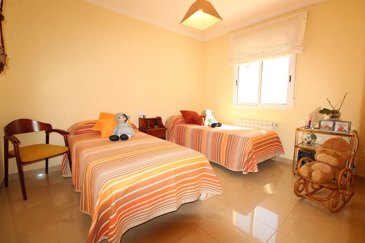 5 quarto Moradia para venda em Denia com piscina garagem - 795 000 € (Ref: 9851252)