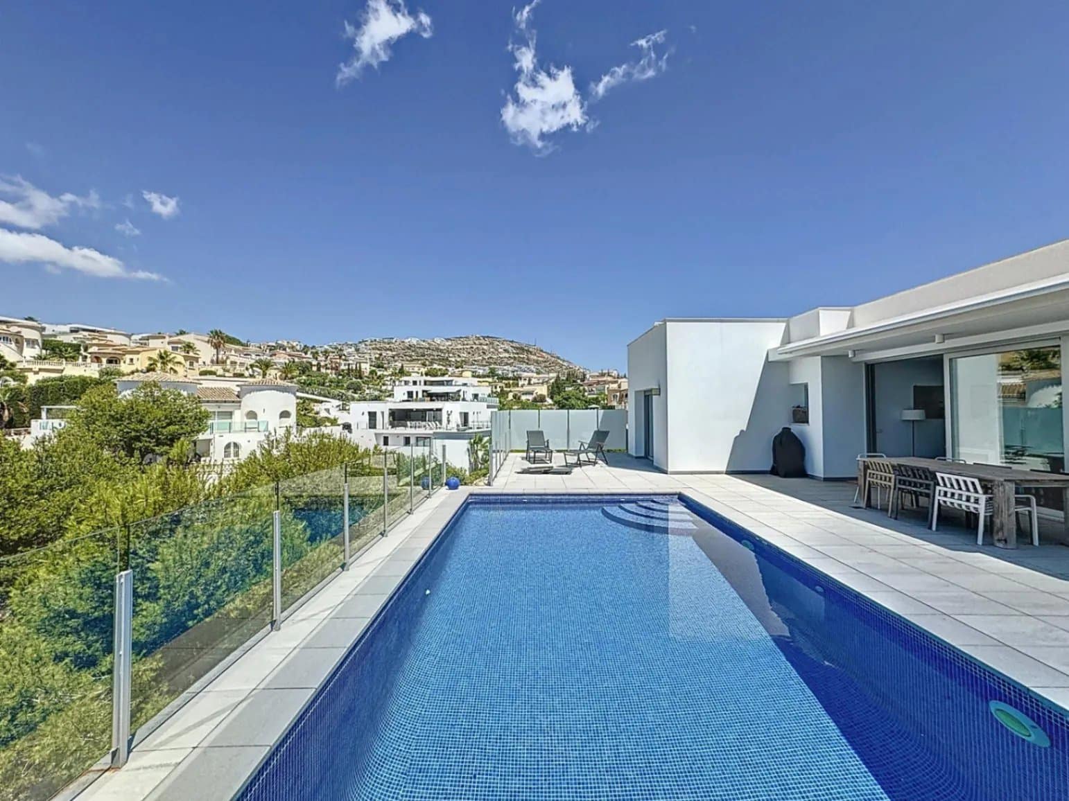 4 soverom Villa til salgs i Moraira med svømmebasseng - € 890 000 (Ref: 9851255)